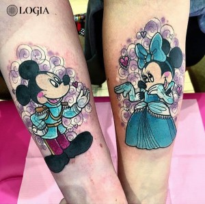 Tatuaje Mickey y Minnie en los brazos
